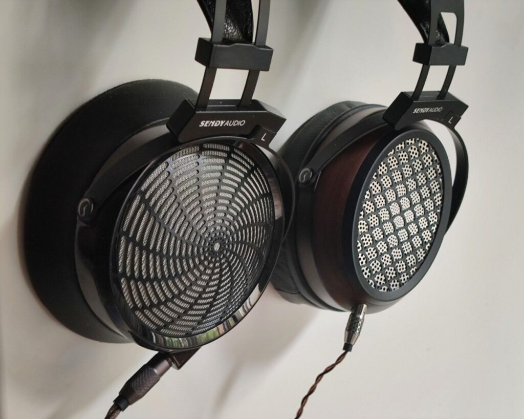 Sendy Audio Apollo Pro vs Aiva 2