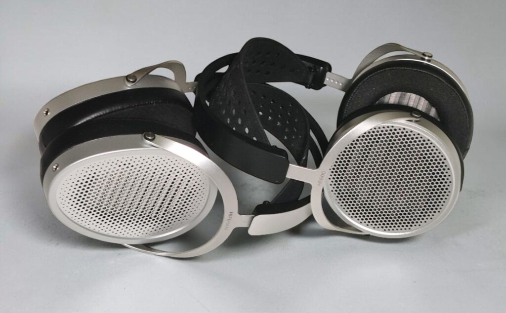Hifiman XV vs HE600