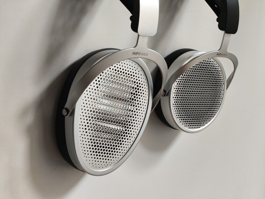 Hifiman XV vs HE600